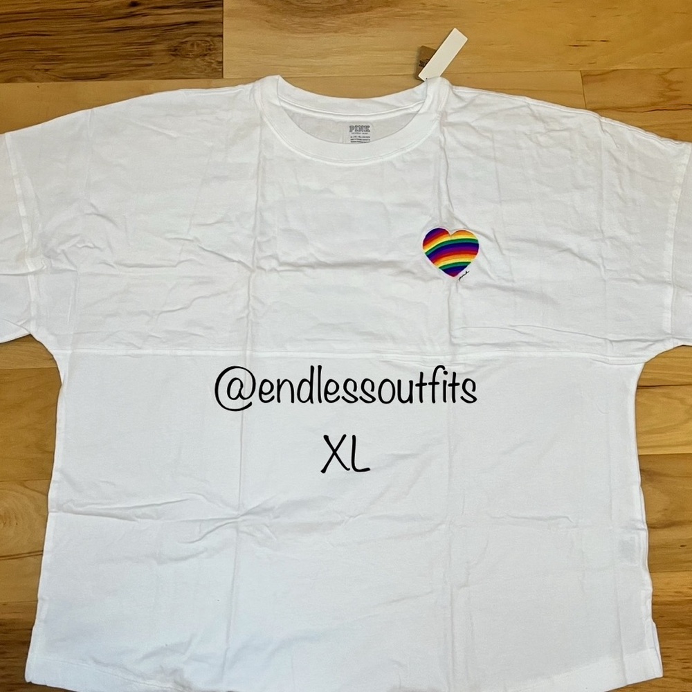 VS PINK RAINBOW HEART WHITE TEE SIZE XL